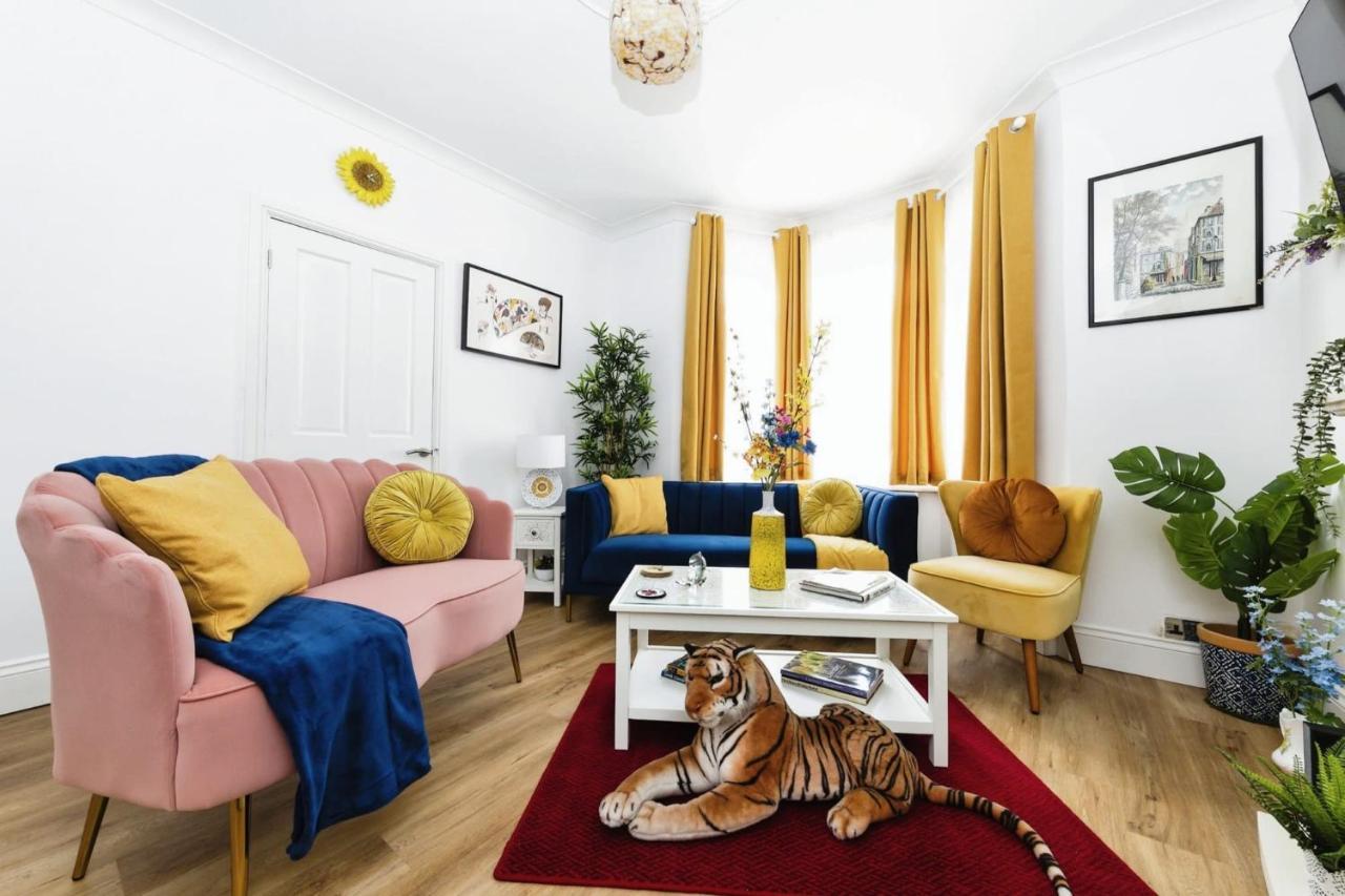 Your Chic 3Br Home Comfort And Style In London Kültér fotó