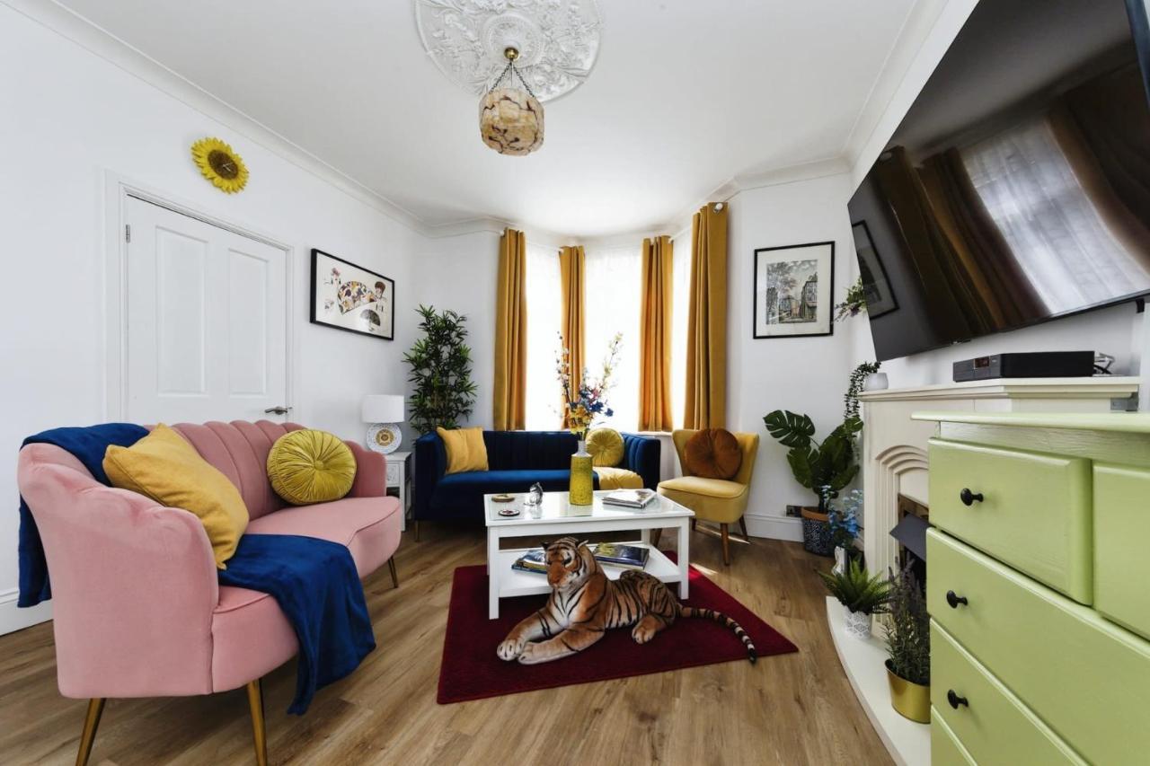 Your Chic 3Br Home Comfort And Style In London Kültér fotó