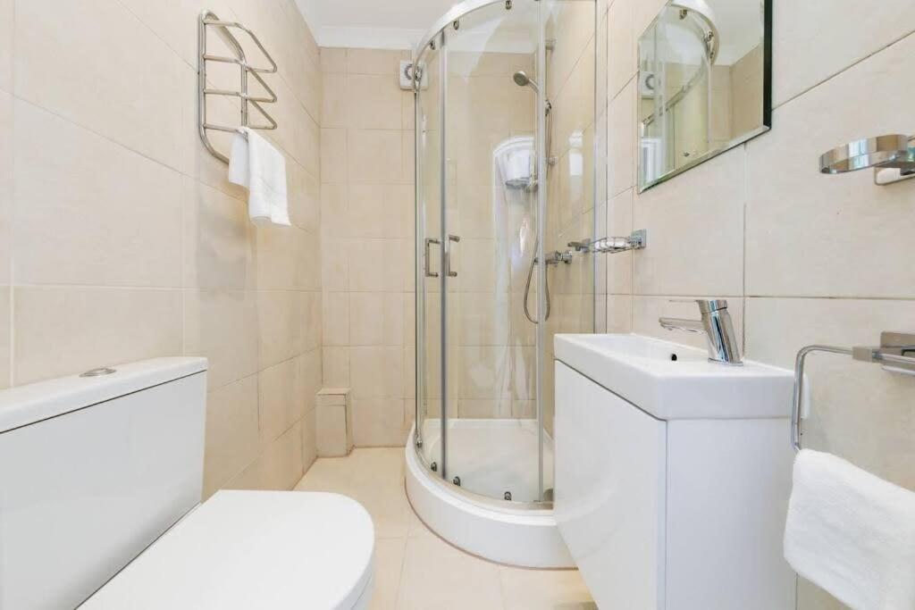 Your Chic 3Br Home Comfort And Style In London Kültér fotó