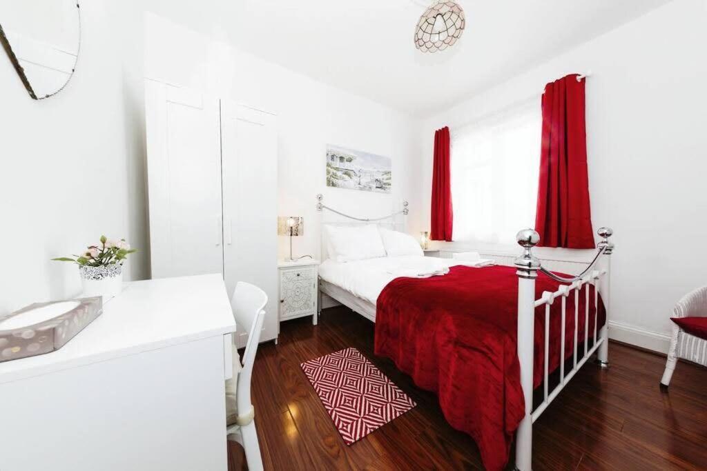 Your Chic 3Br Home Comfort And Style In London Kültér fotó